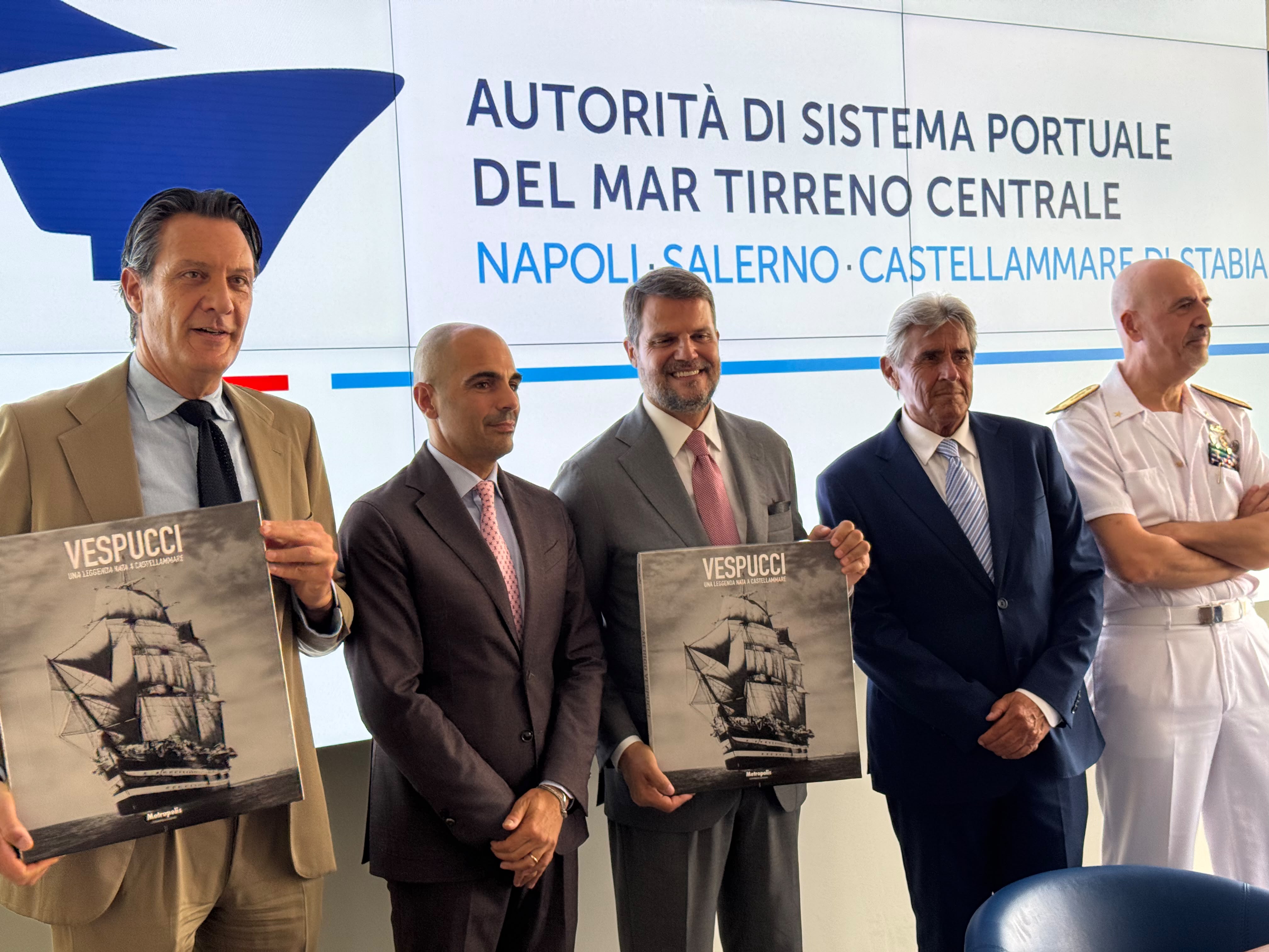 America’s Cup 2027, l’Immacolatella diventa la casa di Sport e Salute a Napoli. Presentato l’accordo con l’Autorità di Sistema Portuale del Mar Tirreno Centrale