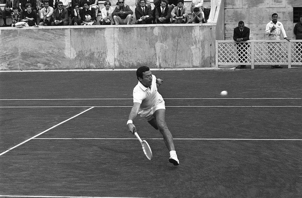Addio a Nicola Pietrangeli. Campione e custode della bellezza, dell'eleganza e della passione per il tennis