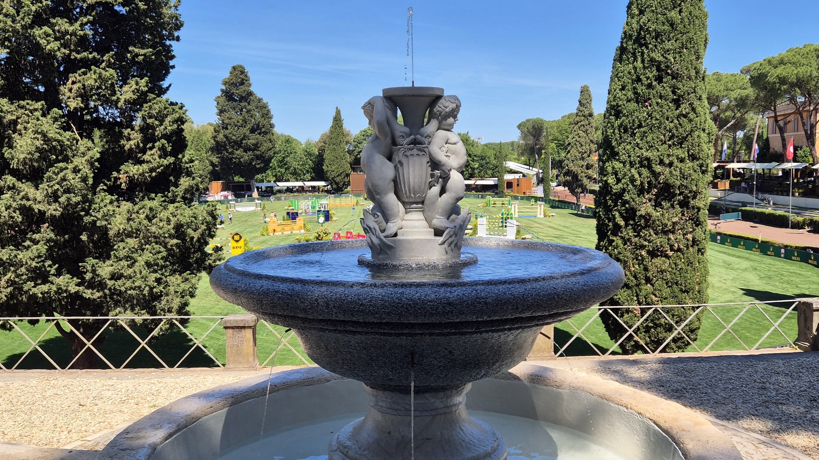 Piazza di Siena, si chiude edizione da record: presentato il restauro della Fontana dei Pupazzi