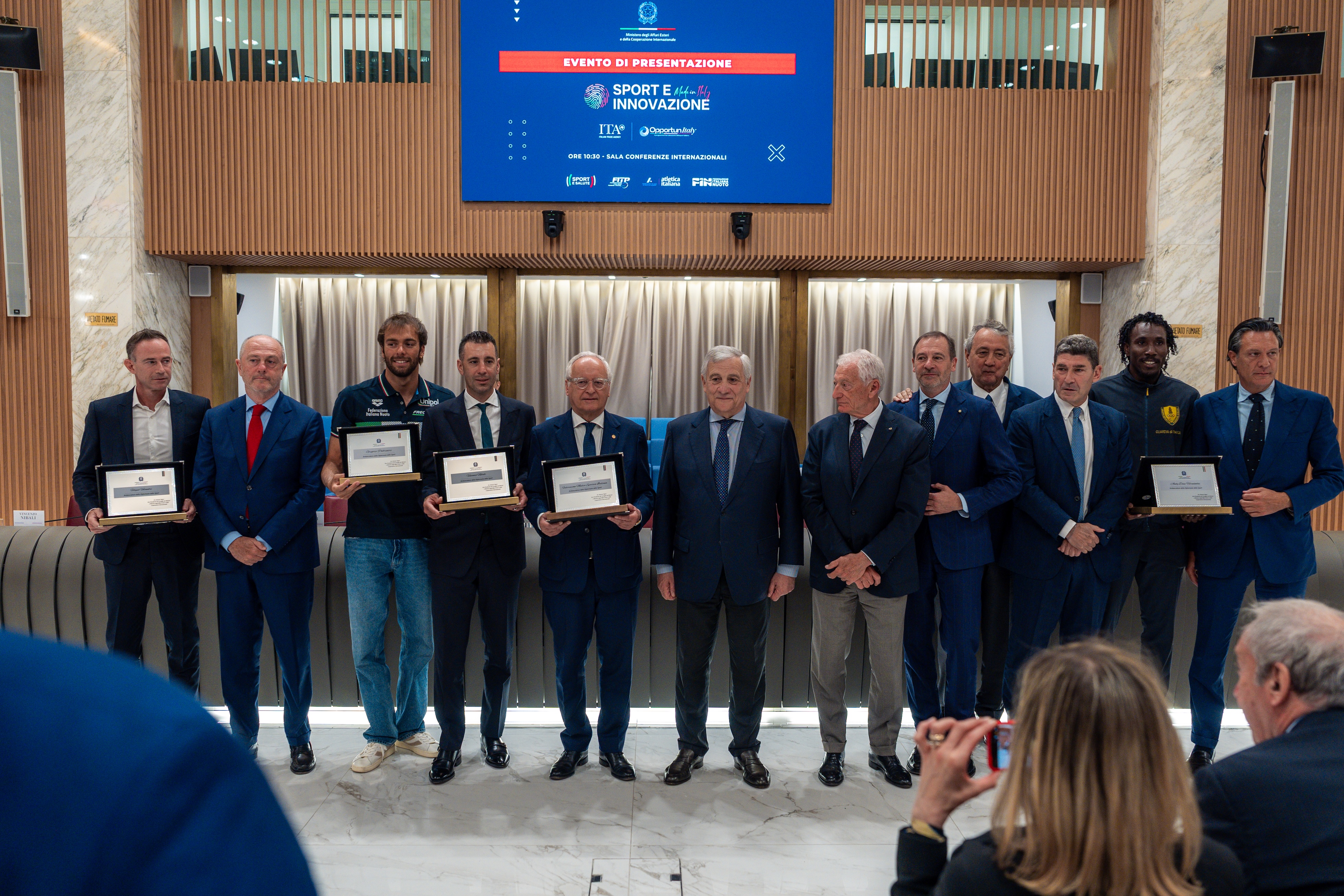 “Sport e innovazione Made in Italy”, presentata la terza edizione del progetto promosso dal Ministero degli Esteri. Protagonisti Sport e Salute, ICE, FIN, FIDAL e FITP