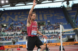 gimbo saluta il pubblico