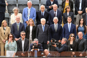 il presidente della repubblica sergio mattarella assiste alla finale di jasmine paolini foto mezzelani gmt104 il presidente della repubblica sergio mattarella assiste alla finale di jasmine paolini foto mezzelani gmt104