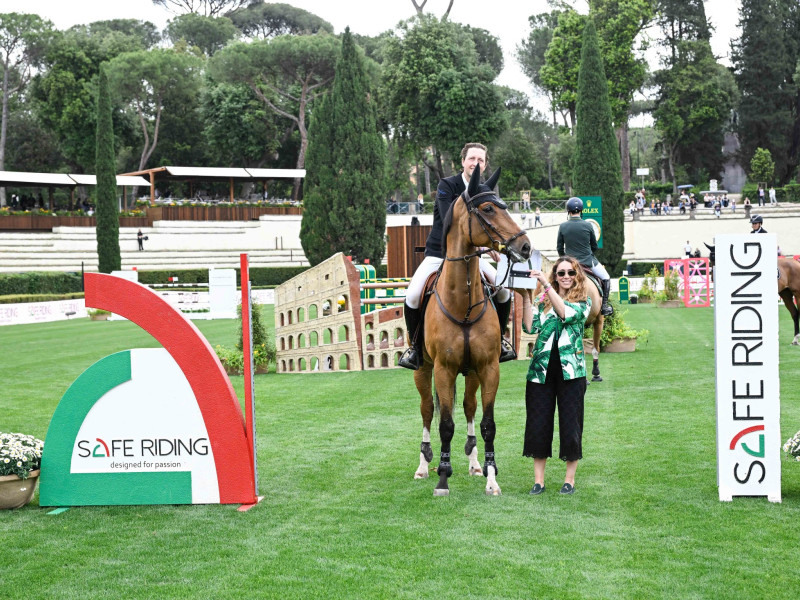 ibi250507 safe riding foto gobbi gmt ibi250507 safe riding foto gobbi gmt