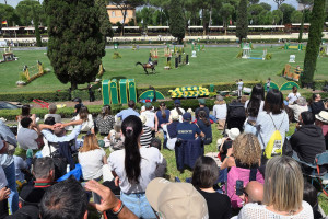 folla maggio piazza di siena foto mezzelani gmt137 folla maggio piazza di siena foto mezzelani gmt137