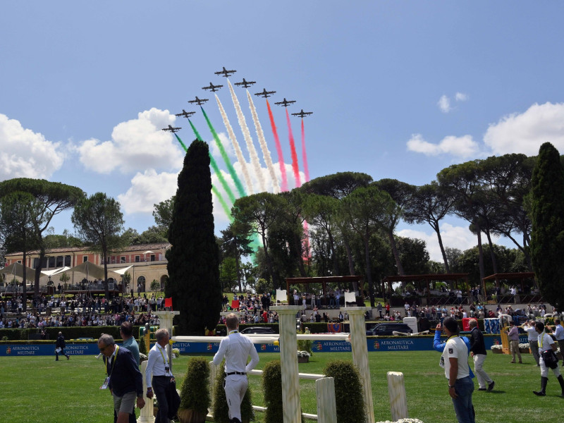 frecce tricolori   foto mezzelani  gmt013 frecce tricolori   foto mezzelani  gmt013