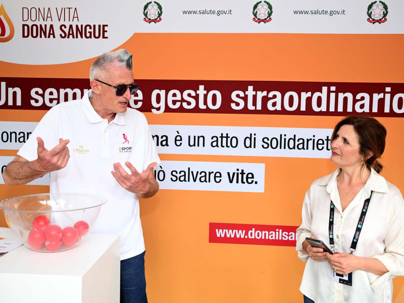 Stand Salute Foto Masi GMT15 Stand Salute Foto Masi GMT15