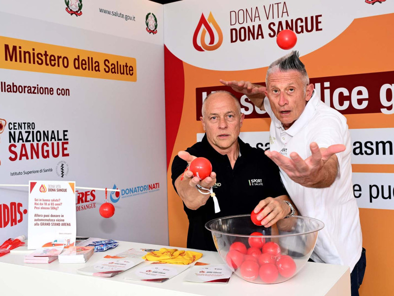 Stand Salute Foto Masi GMT21 Stand Salute Foto Masi GMT21