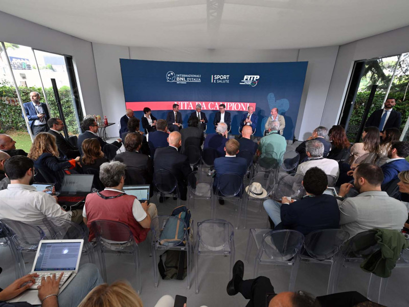 vita da campioni   foto mezzelani gmt105 vita da campioni   foto mezzelani gmt105