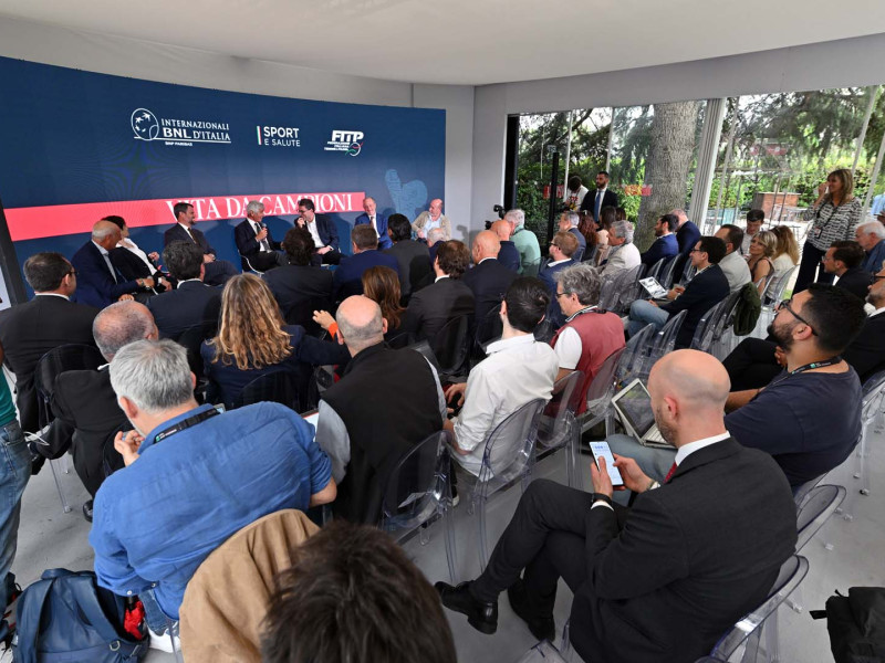 vita da campioni   foto mezzelani gmt106 vita da campioni   foto mezzelani gmt106