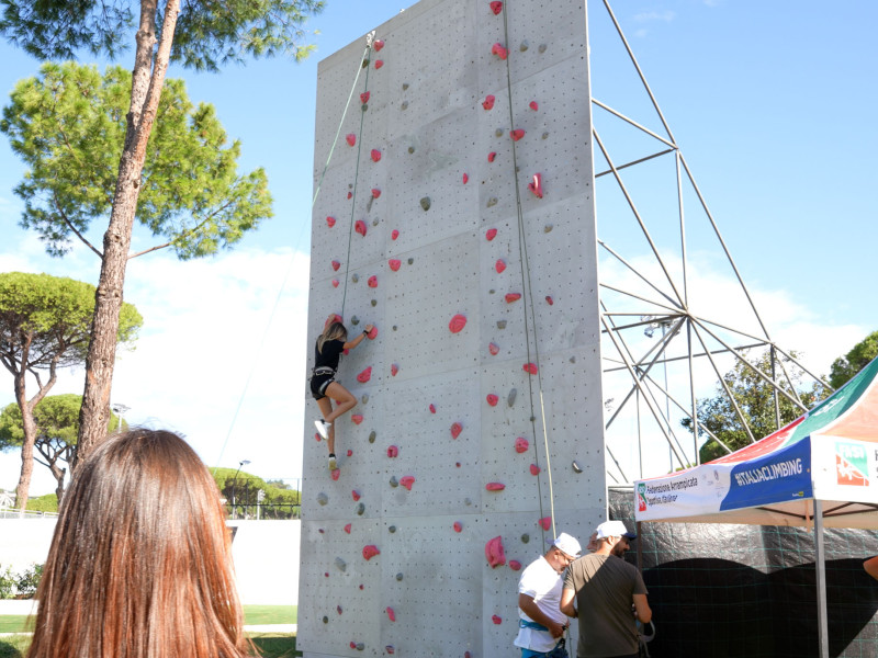 C4742.MP4.06_10_41_46.Immagine001 C4742.MP4.06_10_41_46.Immagine001