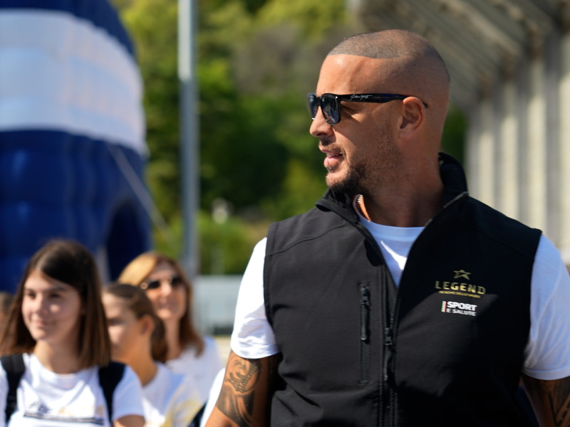 C4937.MP4.08_14_36_27.Immagine001 C4937.MP4.08_14_36_27.Immagine001