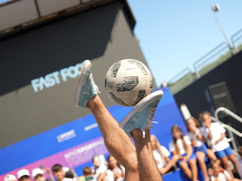 C4939.MP4.08_16_02_40.Immagine001 C4939.MP4.08_16_02_40.Immagine001