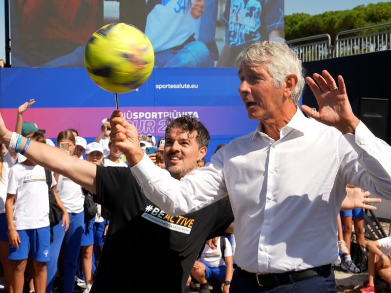 C4940.MP4.08_17_37_39.Immagine001 C4940.MP4.08_17_37_39.Immagine001