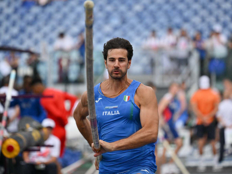 Mattina Foto Cavaliere GMT1 Mattina Foto Cavaliere GMT1