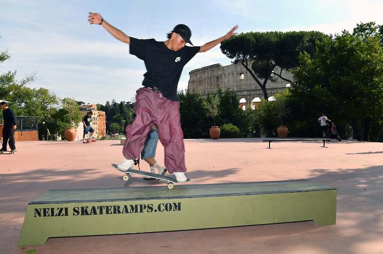 domenica allenamento  Skateboard  Foto di Ferdinando Mezzelani GMT 0186