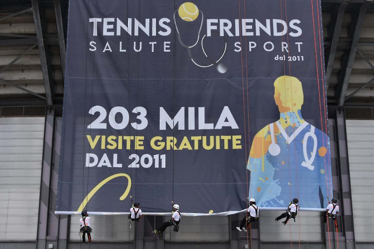 3 Tennis and Friends 203000